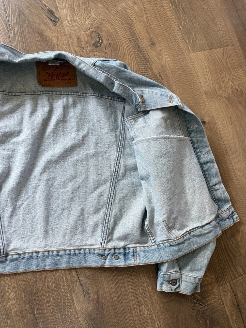 Vintage 1992 Levi’s Classic Light Wash Denim Jacket size Large